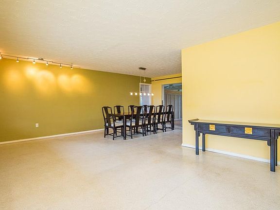 4th image of 3448 Pine Valley Dr