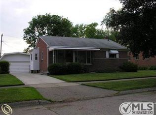 9811 Doris St, Livonia, MI 48150