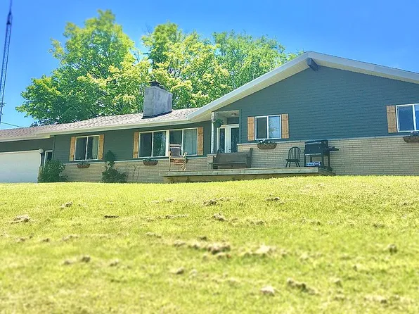 7376 E Alpers Rd, Lake Leelanau, MI 49653