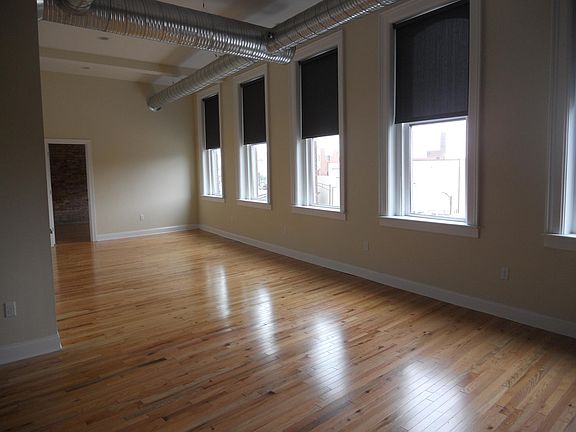 2nd image of 1524 Main St APT 8