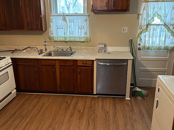 5th image of 53 Waller St