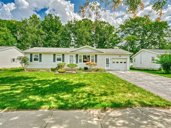 22 Bobbie Dr, Rochester, NY 14606
