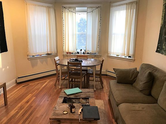 3rd image of 73 Thatcher St #102F