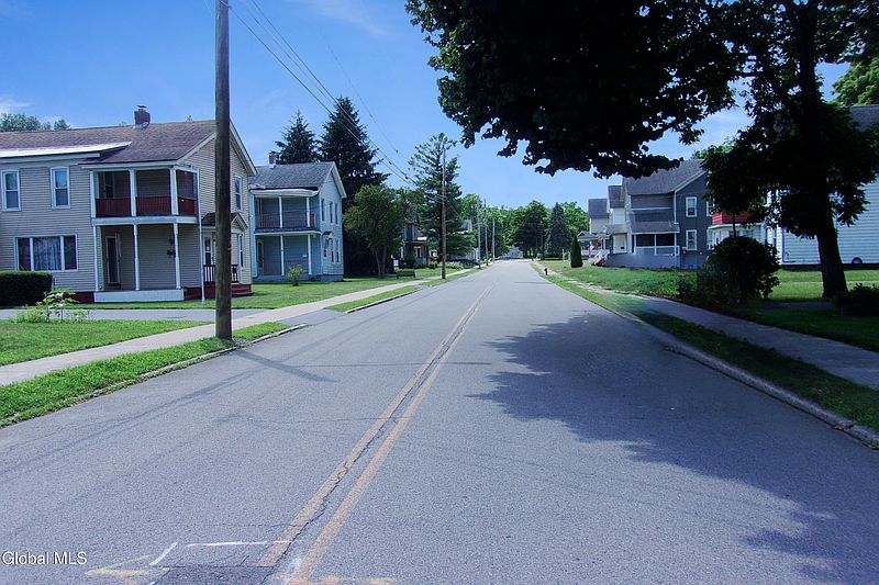 2nd image of 252 Florida Avenue
