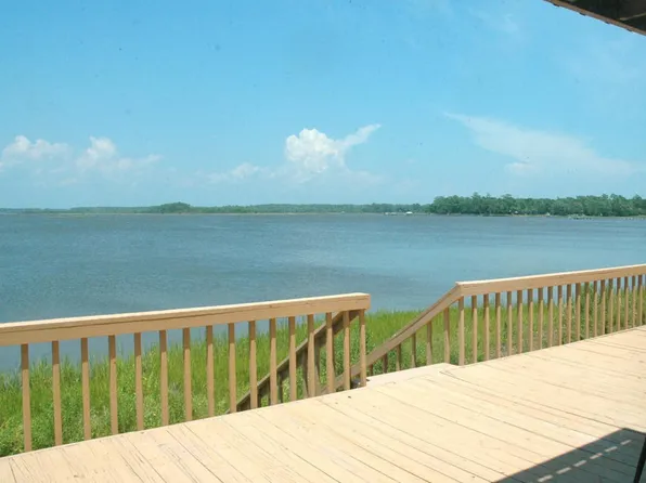 137 Palmetto Dr, Cedar Pt, NC 28584
