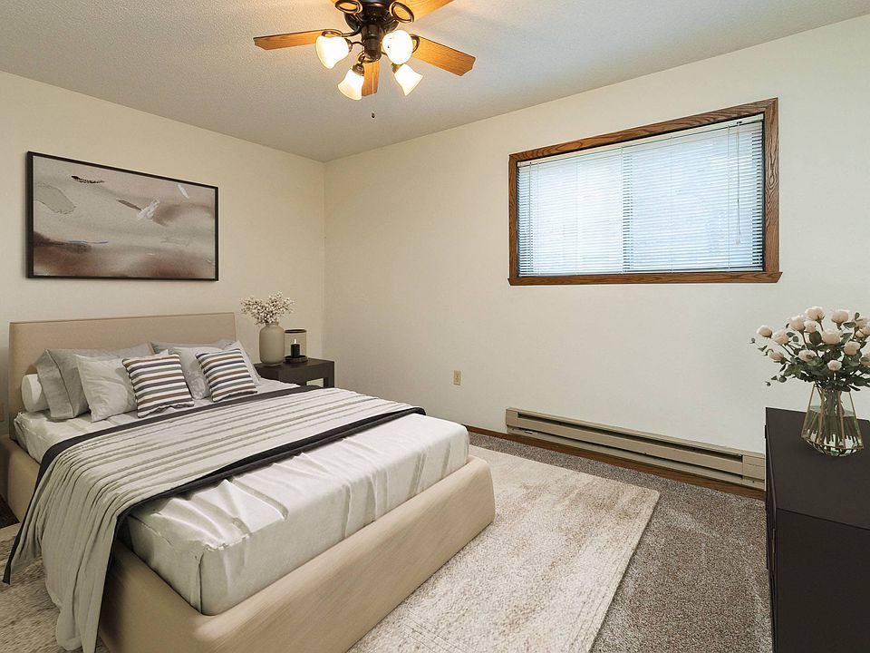 Fargo, ND Maplewood Bend Apartments | Bedroom