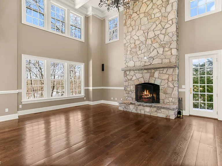 386 Westover - Family Room