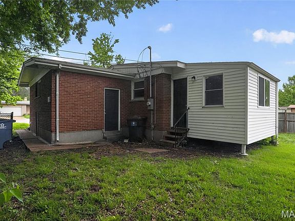 3rd image of 1500 Highmont Dr