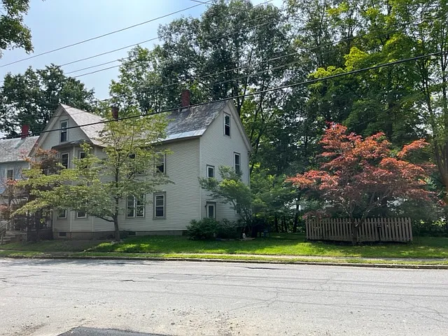 122 Frost St #2 — Photo 9
