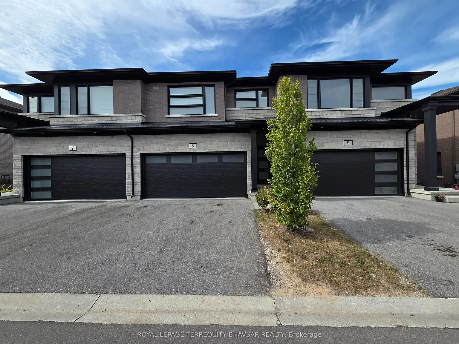 4 bed, $2,850 — Photo 2