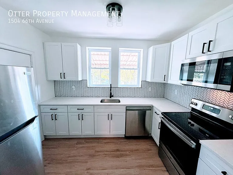 1504 66th Ave — Photo 15