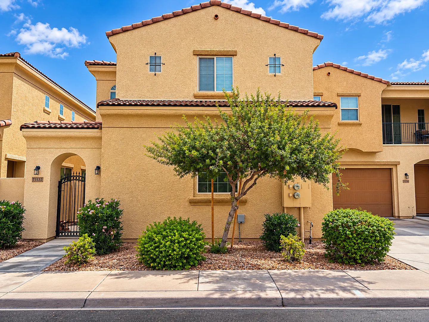 Nice 4 bedroom townhouse! — Photo 2