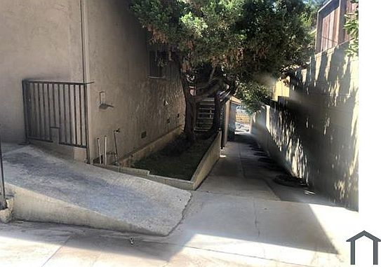3rd image of 3317 Malabar St