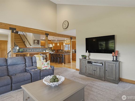 4th image of 3642 Ridgeview Boulevard