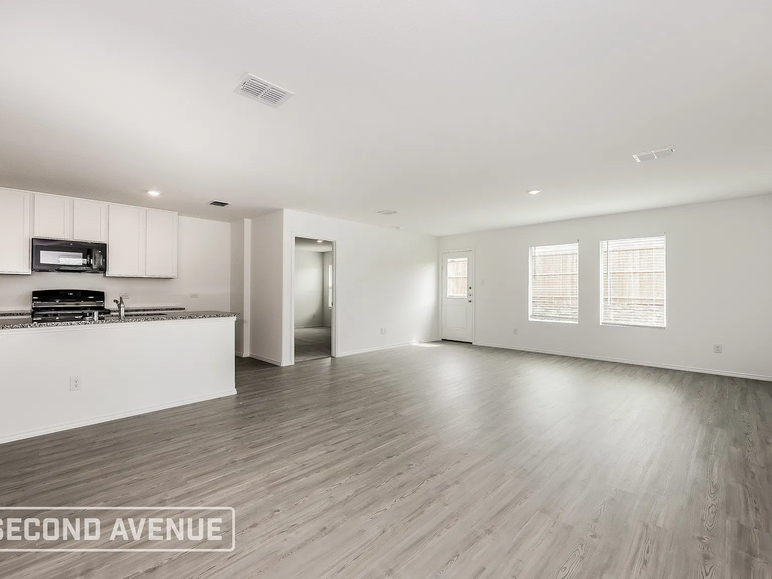 4 bed, 2.0 bath, 1784 sqft, $2,249 — Photo 2