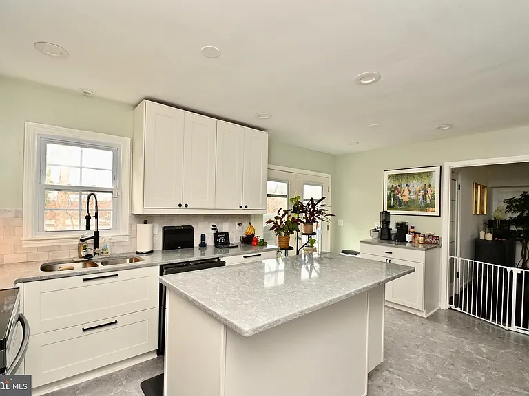 6431 Forest Rd — Photo 14