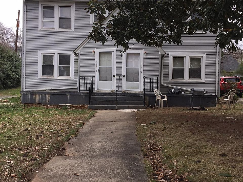 1st image of 719 Crescent Dr #B