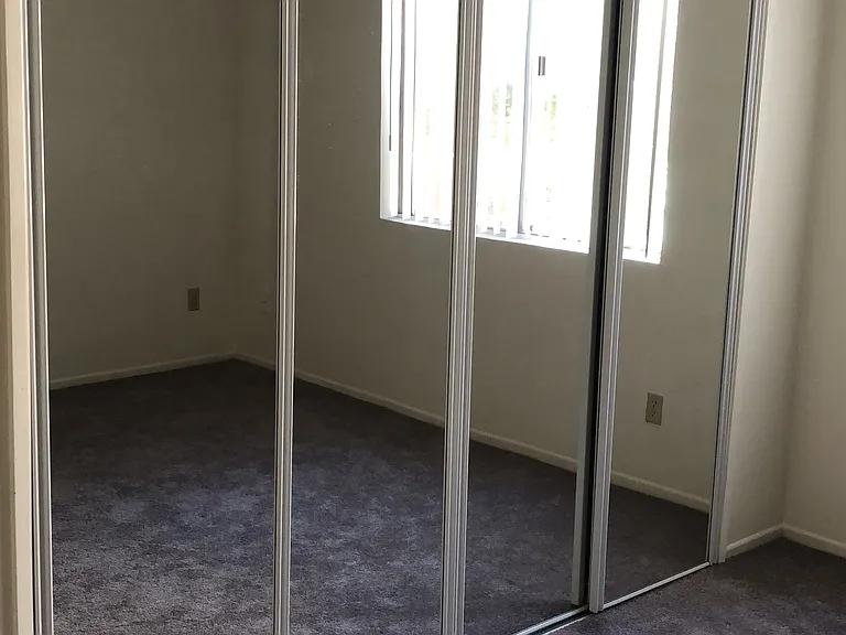 22501 Del Valle — Photo 22
