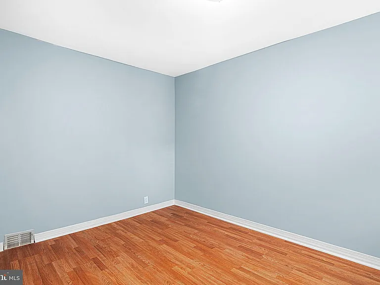 1152 S 15th St — Photo 10