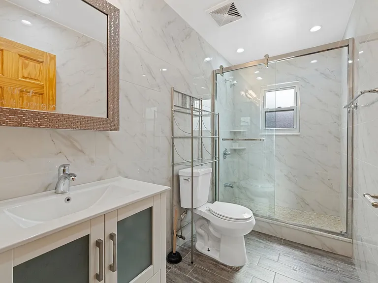 227 Franklin Ave #2 — Photo 19