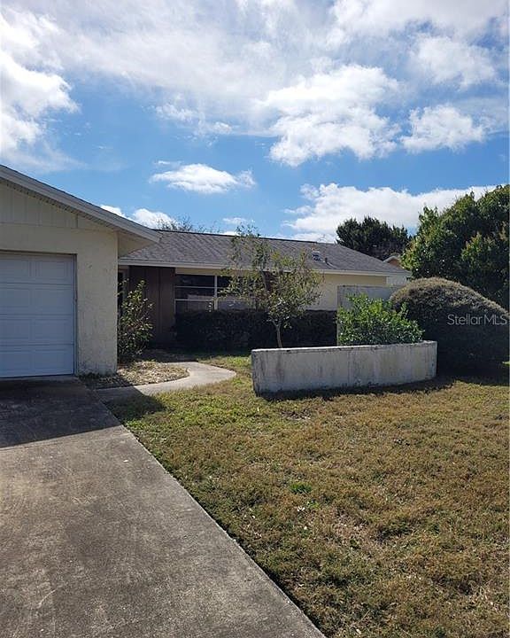1st image of 13454 Hacienda Dr