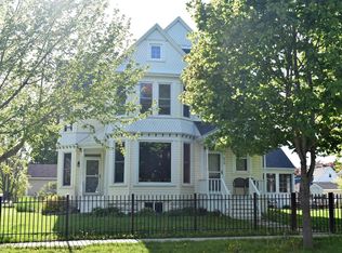 419 S 7th St, Osage, IA 50461