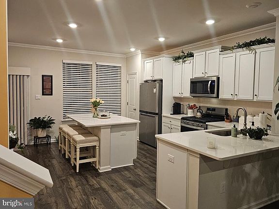 3rd image of 13 Foundry Blvd