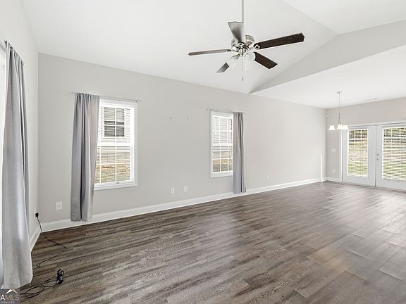 5th image of 540 Highland Pointe Dr