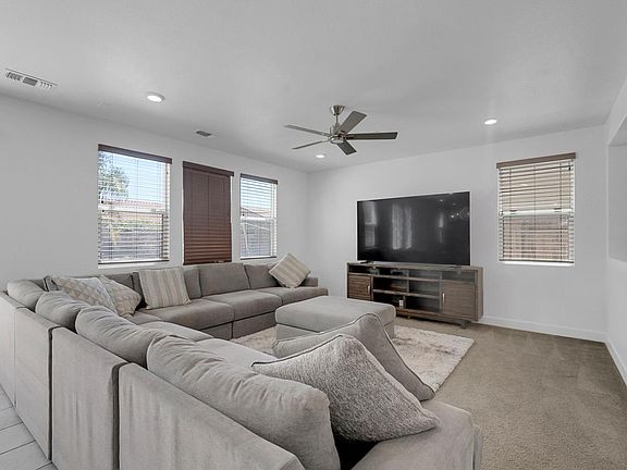 5th image of 258 Columbus Dr