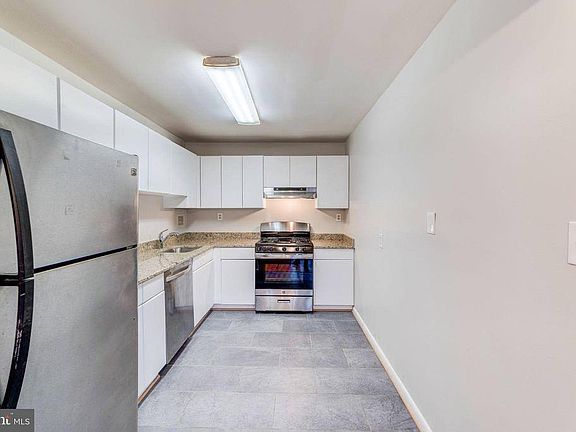 5th image of 6139 Leesburg Pike APT 502