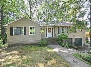 7 Wyoming Dr, Huntington Station, NY 11746