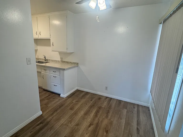 450 E Algrove St #1 — Photo 13