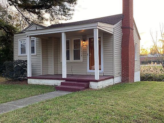 2nd image of 1428 Stewart St