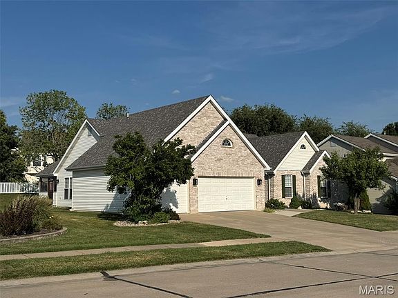 2nd image of 727 Hawk Run Dr