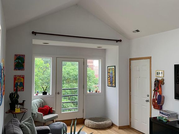 3rd image of 1456 W Cortez St APT 3