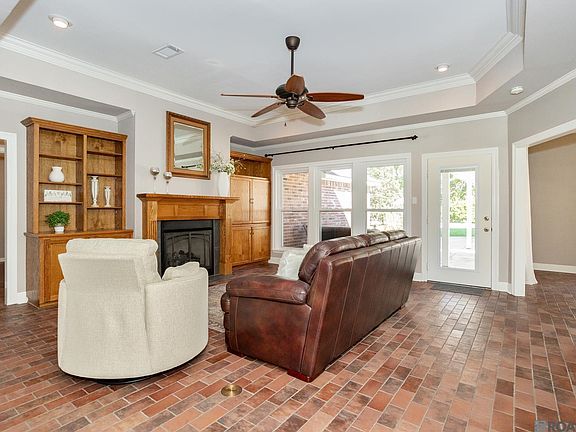 4th image of 2436 Oak Alley Dr
