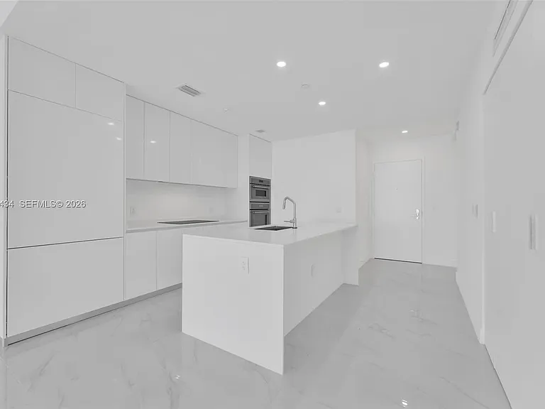 700 NE 24th St #3806 — Photo 12