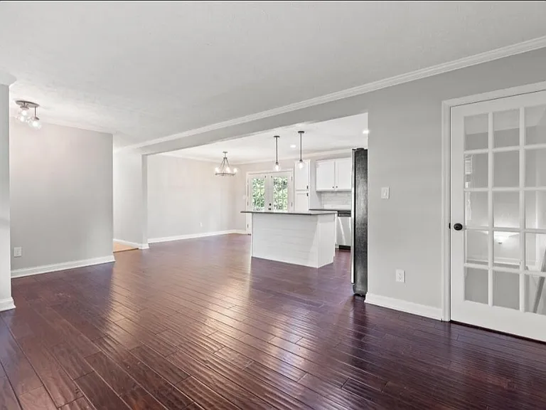 1353 Canonero Dr — Photo 2