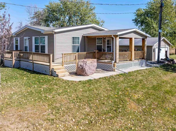 2338 Goldfinch Ave, Audubon, IA 50025