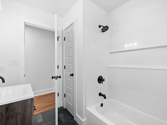 4th image of 5008 Collinwood Dr