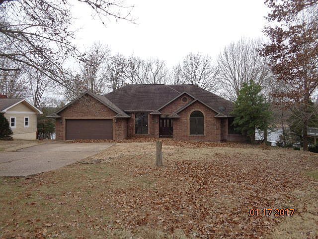 1st image of 154 Lakefront Cir
