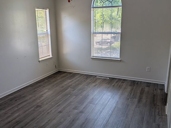 4th image of 1652 Lucia Ct
