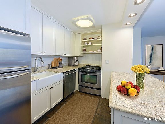 3rd image of 2025 Broadway APT 18J
