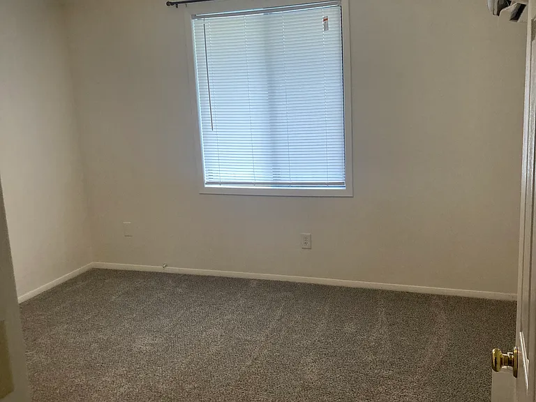 Willow Way Apartments — Photo 26