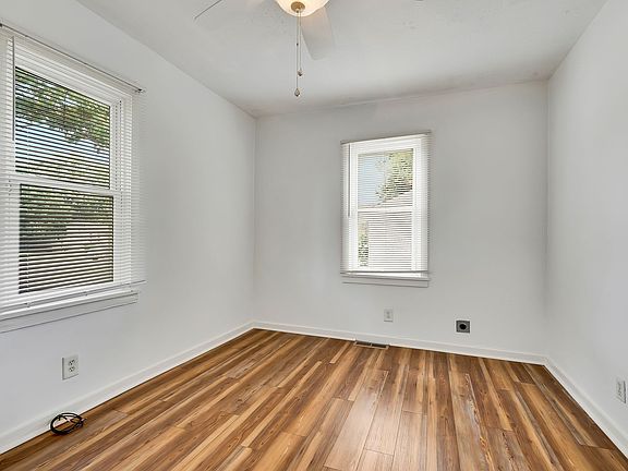 4th image of 323 Kenslo Ave