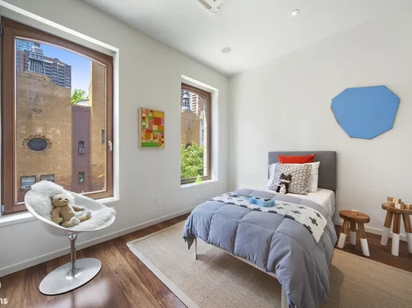 251 East 61st Street image 22 of 35