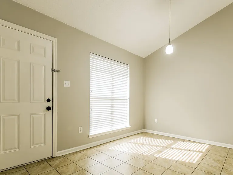 799 Grant Dr — Photo 7