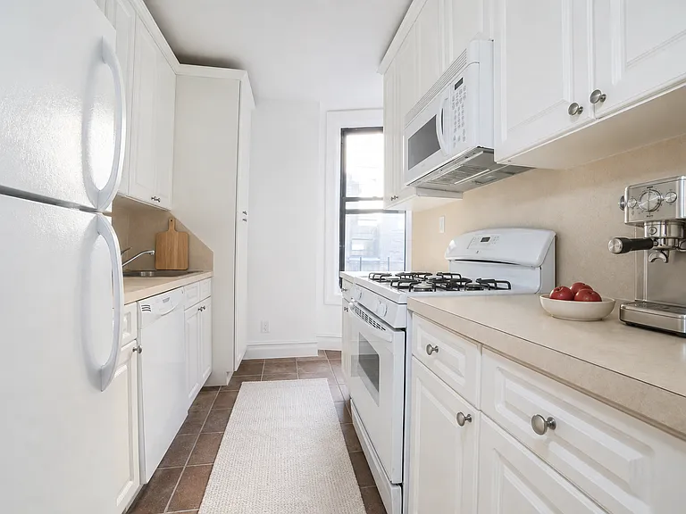 521 W 122nd St #41 — Photo 2