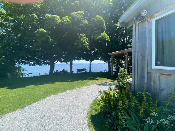 42 Pumphouse North Lane, Alburgh, VT 05440