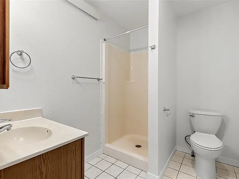 2 bed, 1500 sqft, $1,500 — Photo 2